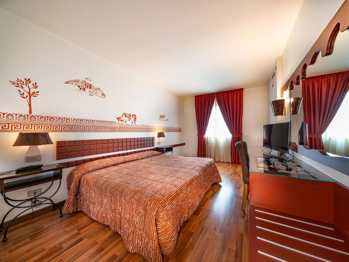 เอตรูสกัน โชโกโฮเทล Hotel เปรูจา ภายนอก รูปภาพ