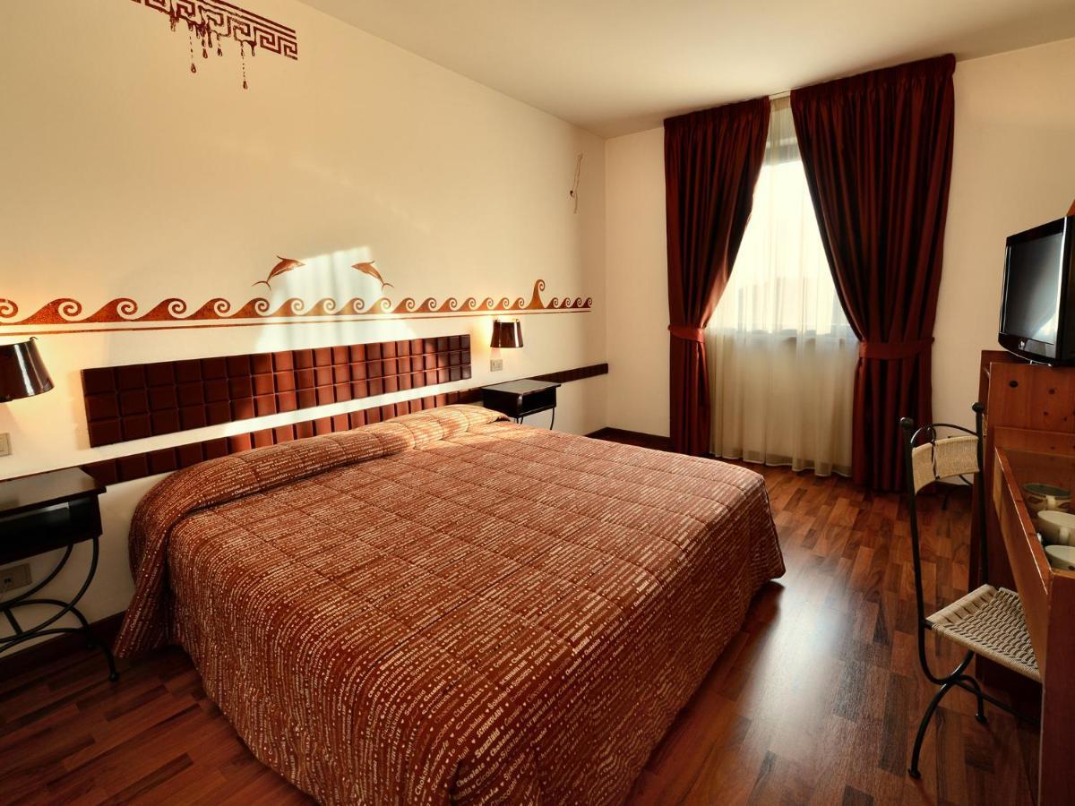 เอตรูสกัน โชโกโฮเทล Hotel เปรูจา ภายนอก รูปภาพ